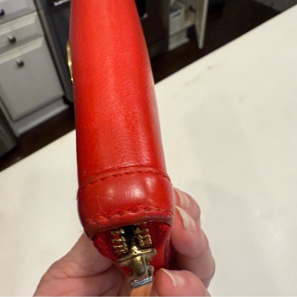 Tory Burch Women’s Amanda Zip Around Long Wallet Red Leather Gold Logo - Picture 4 of 11